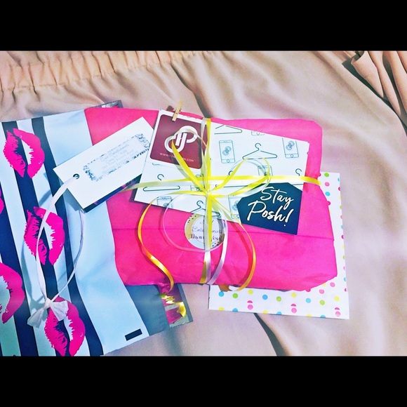 Gorgeous, Super Chic Sheer Leopard Print Scarf 🧣 - Picture 6 of 8